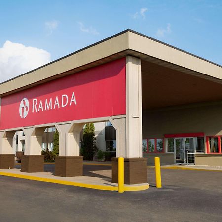 Ramada By Wyndham Bismarck Hotel Exterior foto