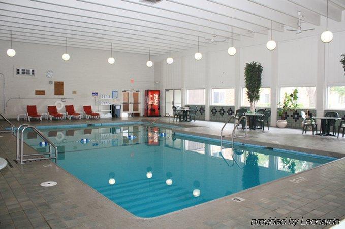 Ramada By Wyndham Bismarck Hotel Facilități foto